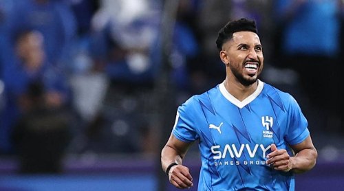 بنات سالم الدوسري يخطفن الأبصار أثناء نزولهن الملعب لمشاركةوالدهن فرحة التتويج...فيديو