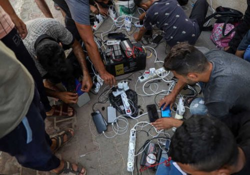 انقطاع خدمات الاتصال الخلوي في رفح