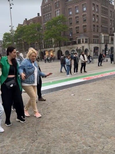 أحمد حلمي من شوارع هولندا يدعم القضية الفلسطينية