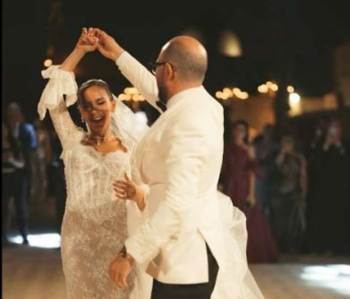 شاهد.. أول تعليق للفنانة جميلة عوض بعد حفل زفافها