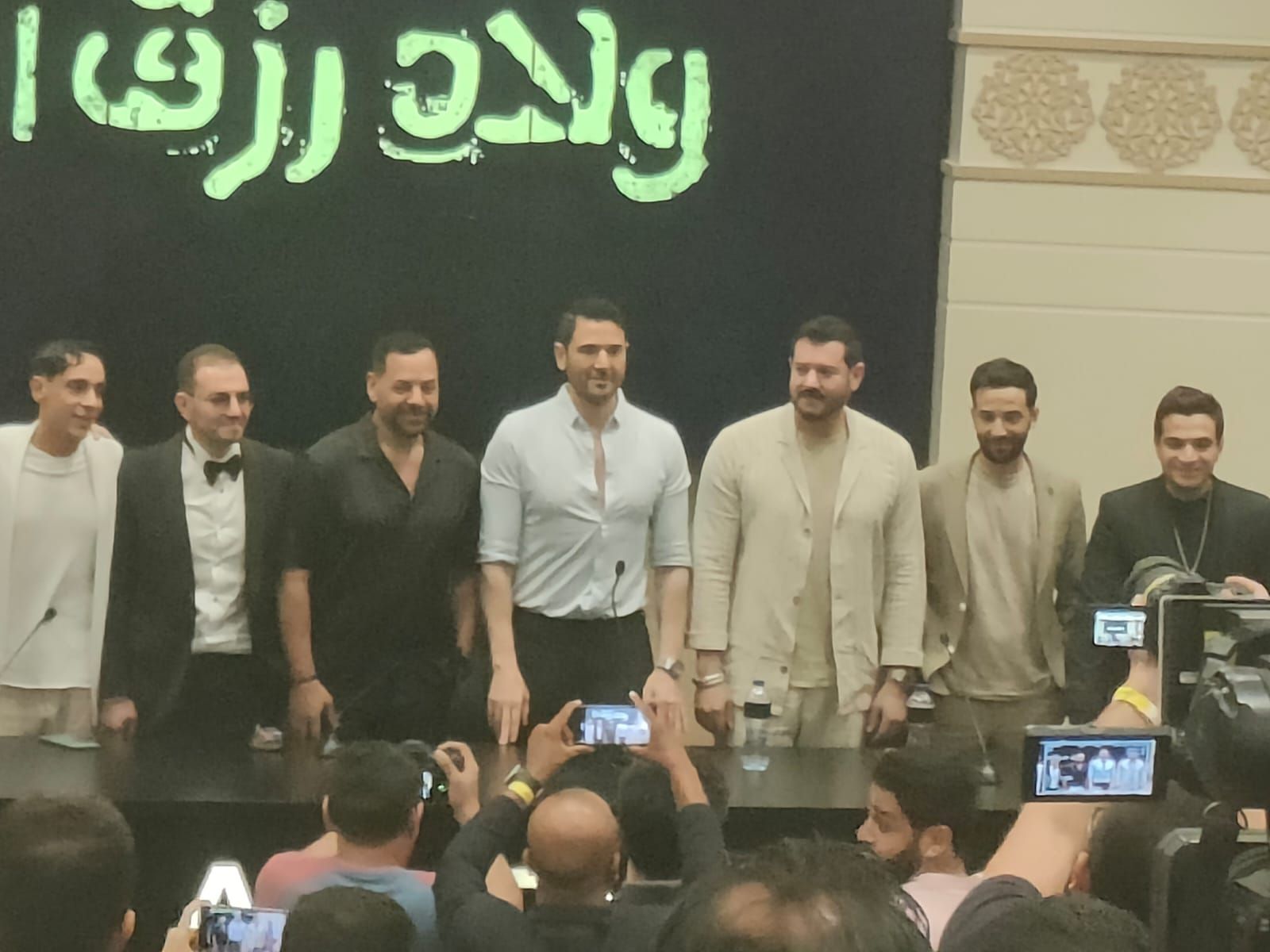 عمرو يوسف يحتفل بأولاد رزق 3 في المنارة وغدًا بداية العروض التجارية