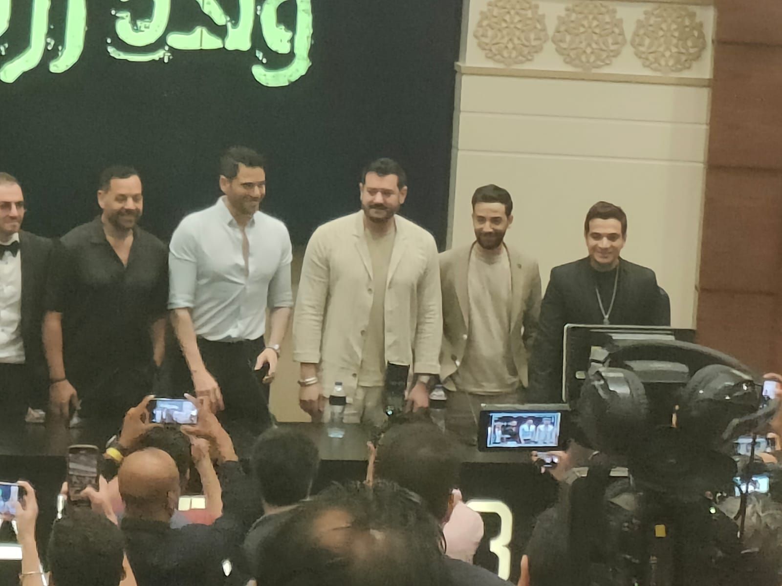 عمرو يوسف يحتفل بأولاد رزق 3 في المنارة وغدًا بداية العروض التجارية