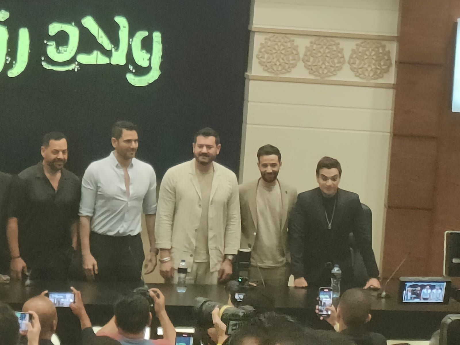 عمرو يوسف يحتفل بأولاد رزق 3 في المنارة وغدًا بداية العروض التجارية