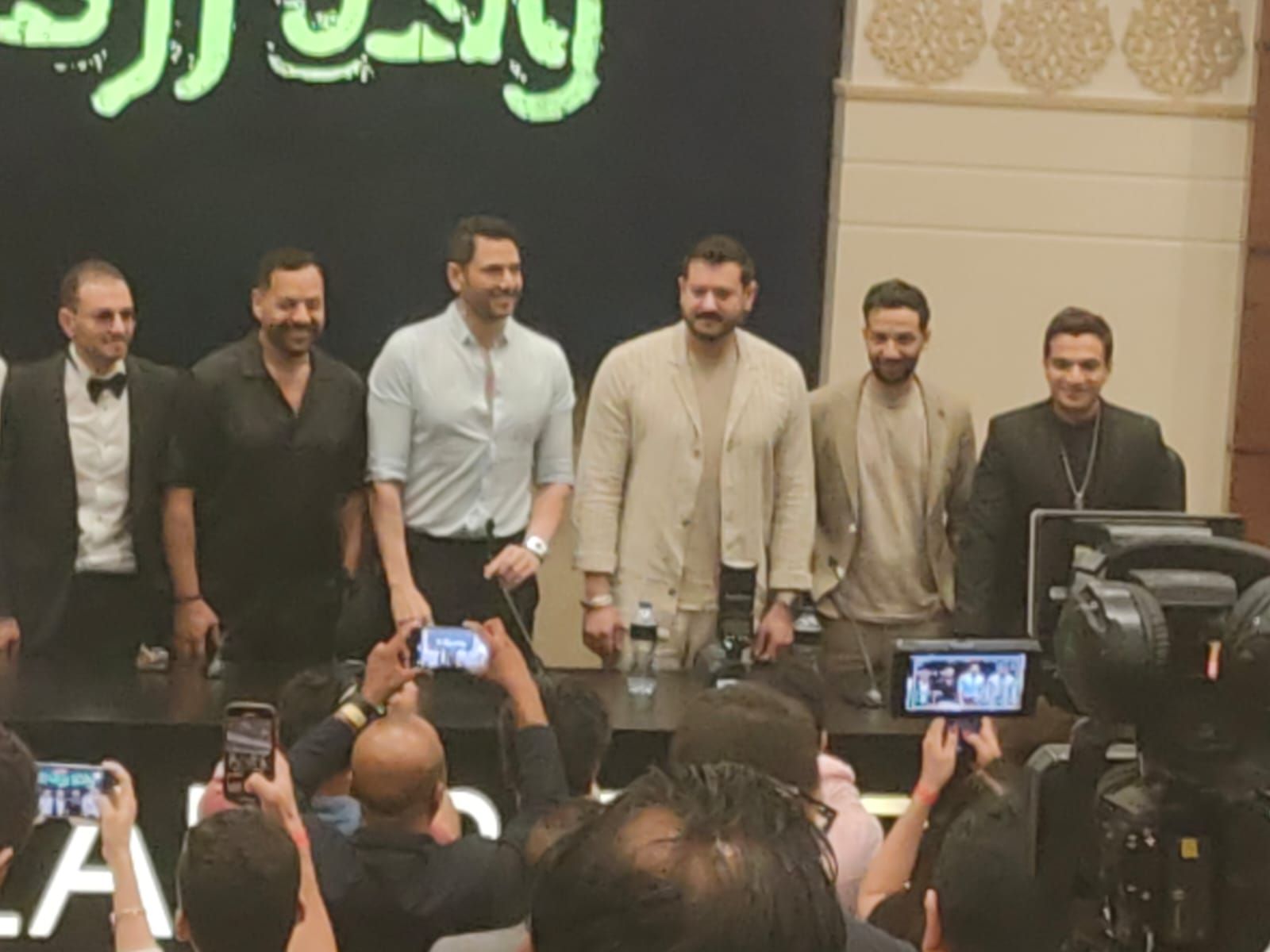 عمرو يوسف يحتفل بأولاد رزق 3 في المنارة وغدًا بداية العروض التجارية