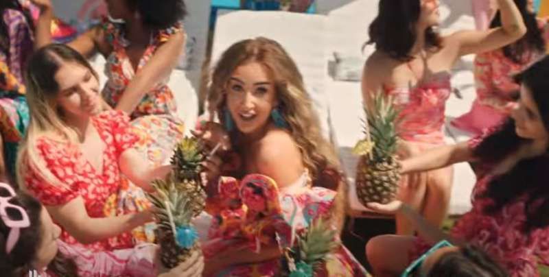 هنا الزاهد تطرح كليب أغنية زهرة مع محمود العسيلى