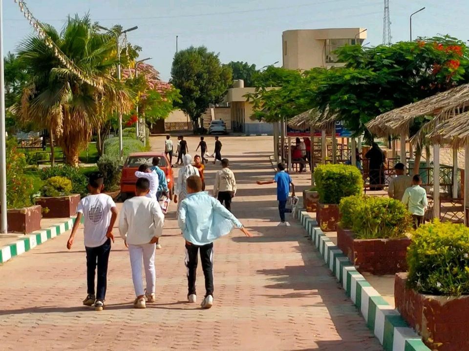 توافد الزوار على حدائق الرى المطورة بالقناطر الخيرية في أول أيام عيد الأضحى