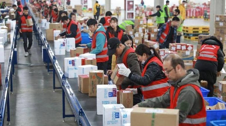 مبيعات التجزئة في الصين تنمو إلى 2.74 تريليون دولار خلال 5…