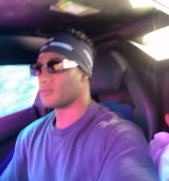 شاهد.. محمد رمضان يروج لأغنيته الجديدة ”مفيش كده” بهذه الطريقة