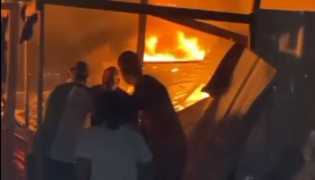 الاحتلال يستهدف خيام النازحين في رفح الفلسطينية.. وارتقاء 7 شهداء