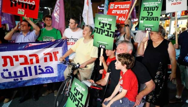 منظمو التظاهرات بإسرائيل: 150 ألفا في تل أبيب طالبوا بإسقاط حكومة نتنياهو
