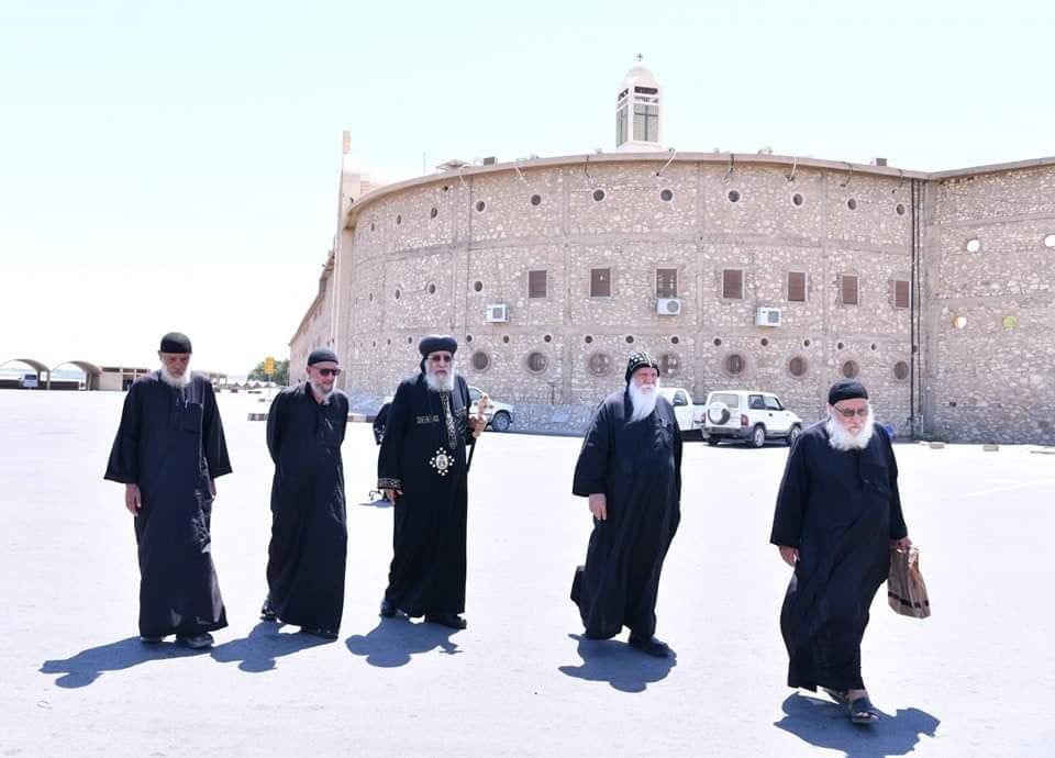 البابا تواضروس يزور دير أبو مقار بوادي النطرون «صور»