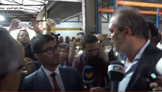 القاهرة الإخبارية ترصد جولة الوزراء والسفراء لمركز الشحن الجوي بمطار بيروت