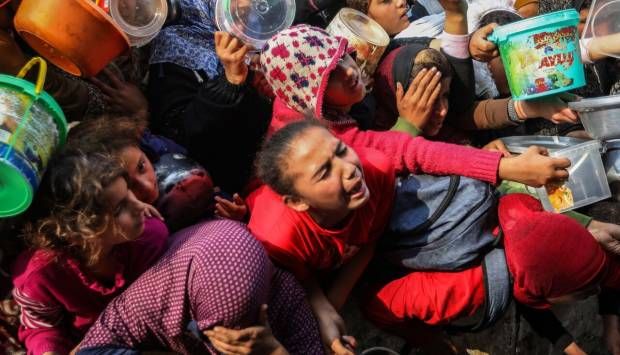 مسؤول خارجية الاتحاد الأوروبي: إيصال المساعدات إلى غزة أصبح شبه مستحيل