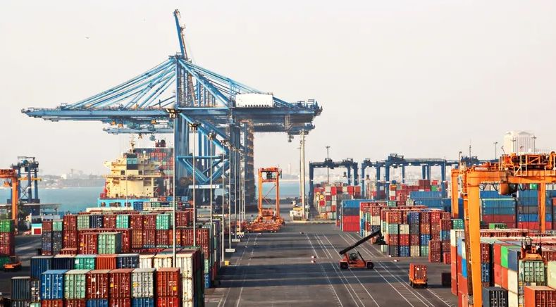 الصادرات السعودية غير البترولية تنمو 12.4% في أبريل