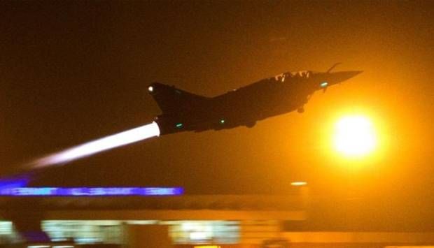 طيران الاحتلال يشن غارتين على مناطق جنوب وغرب مدينة غزة