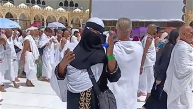 تسريب فيديو رقص لسيدة منتقبة داخل الحرم المكي بطريقة أشعلت غضب الجميع ..اتفرج