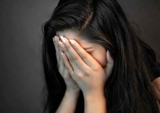 امرأة متزوجة تستضيف شقيقتها في بيتها لبعد الجامعة عن سكنها..فحدث مالم يكن في الحسبان!!