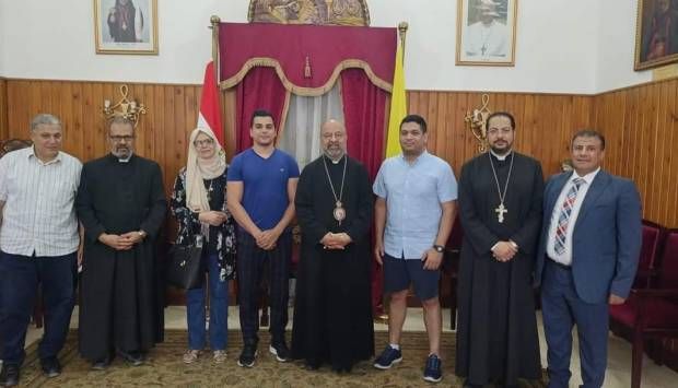 بطريرك الكاثوليك يوقع عقود شراء مدرسة جديدة