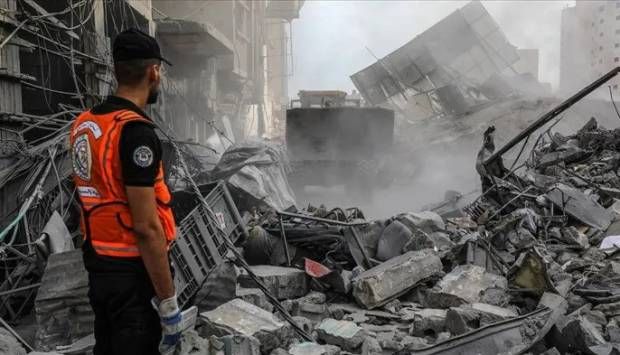 الهلال الأحمر الفلسطيني: أعلنا توقف 18 مركبة إسعاف في غزة جراء قصف الاحتلال