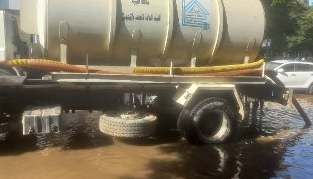 الجيزة: كسر مفاجئ بخط المياه بميدان فيني بالدقي.. والمحافظ يوجه بإصلاحه