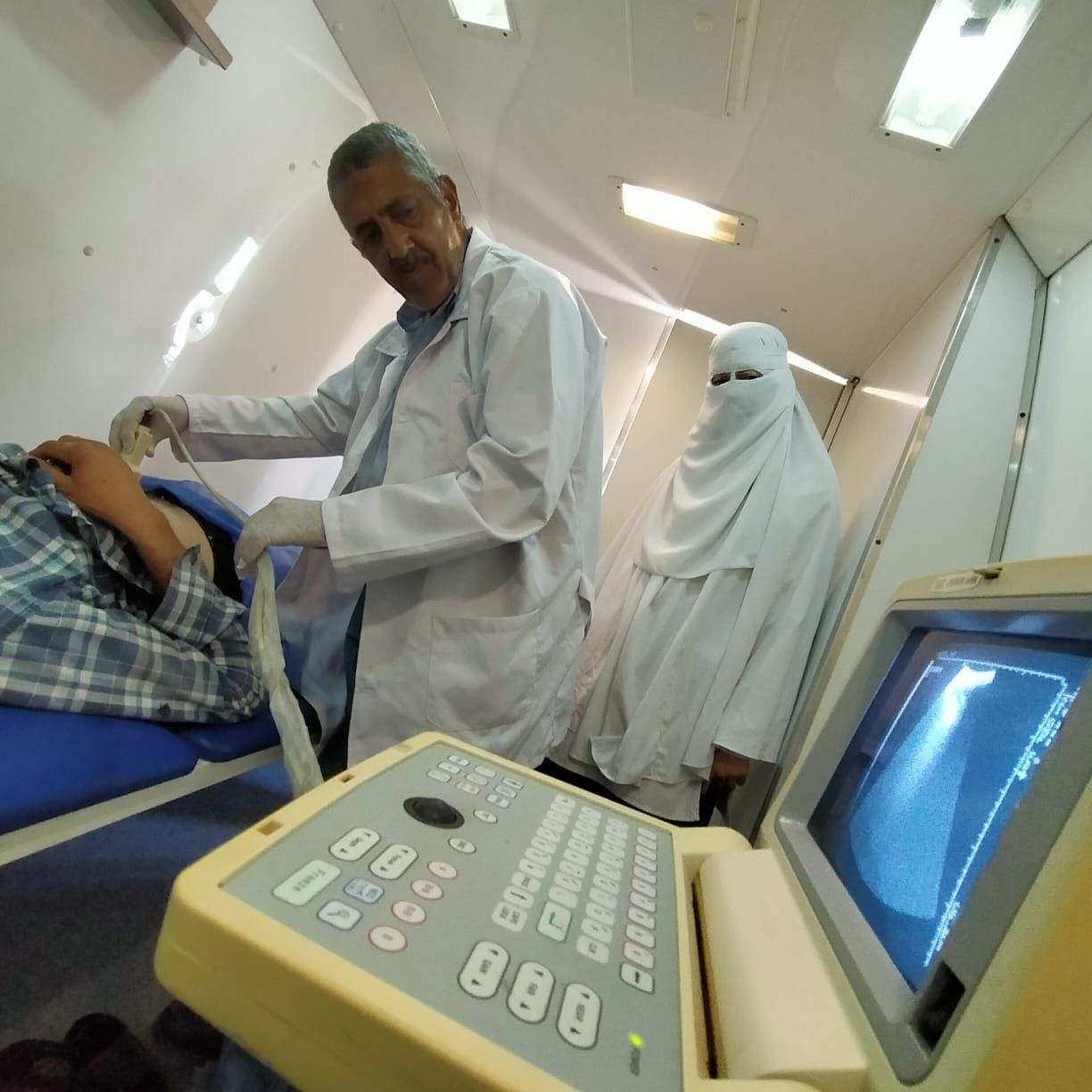 حياة كريمة.. تقديم الخدمة لـ1500 مريض بالقافلة الطبية بفاقوس في الشرقية