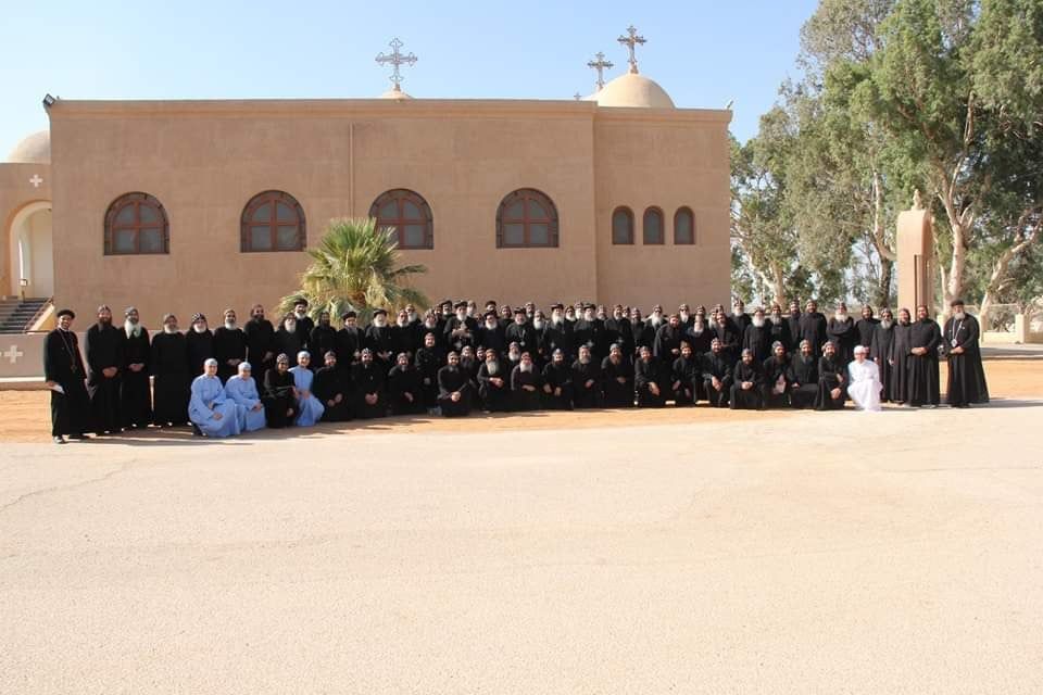 البابا تواضروس يزور دير البرموس بوادي النطرون (صور)