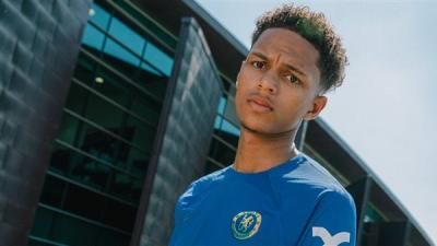 تشيلسي يعلن تعاقده مع أوماري كيليمان