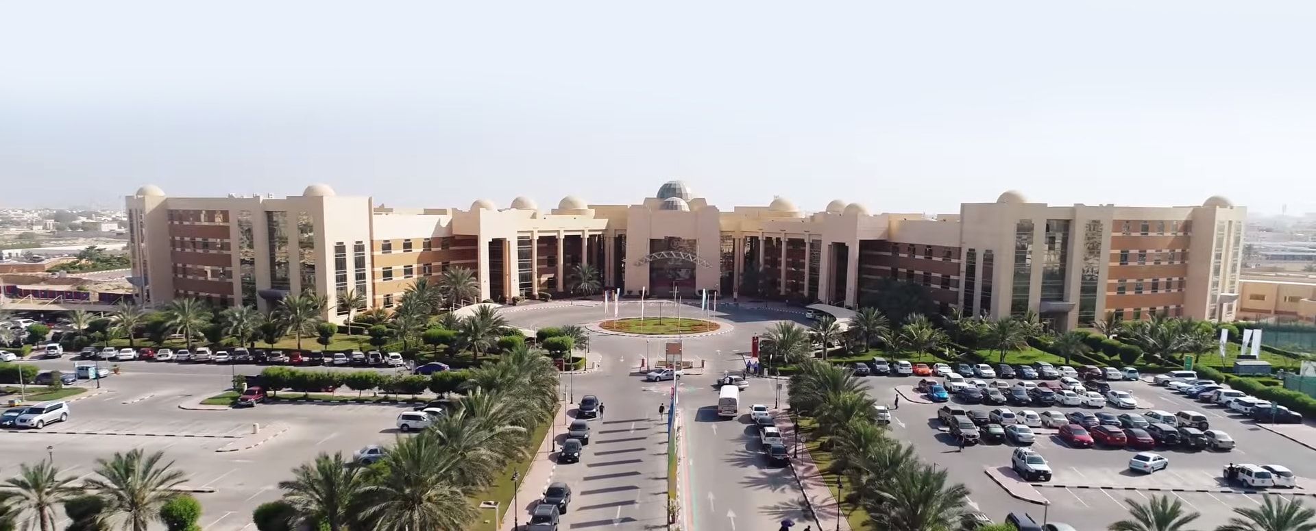 جامعة عجمان تحتفي بإنجازاتها محلياً ودولياً