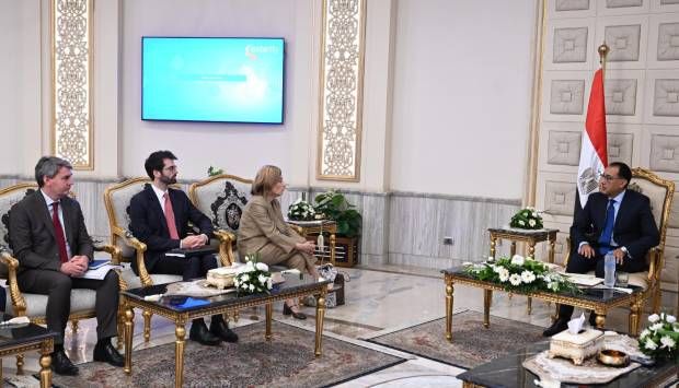 مدبولي لـ نائبة رئيس بنك الاستثمار الأوروبي: مصر ينبغي أن تظل آمنة ومستقرة