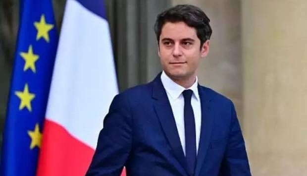 رئيس الوزراء الفرنسي: اليمين المتطرف بات على أبواب السلطة