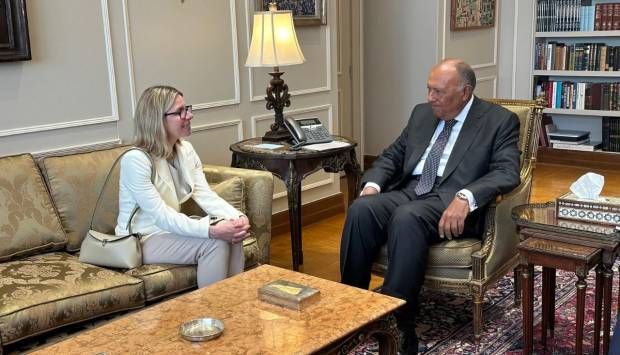 وزير الخارجية يستقبل المدير العام للعمليات بالبنك الدولي