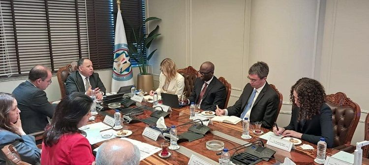 وزير المالية: نتطلع إلى مزيد من الدعم والتعاون مع البنك…