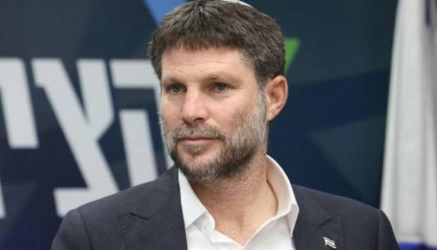 وزير المالية الإسرائيلي يطالب بوقف نقل الكهرباء إلى غزة فورا