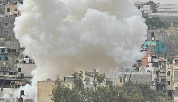 4 شهداء جراء قصف طيران الاحتلال منزلا في مخيم نور شمس بالضفة الغربية