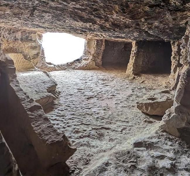 البعثة الأثرية المصرية الإيطالية المشتركة والعاملة في محيط ضريح الأغاخان تنجح في...