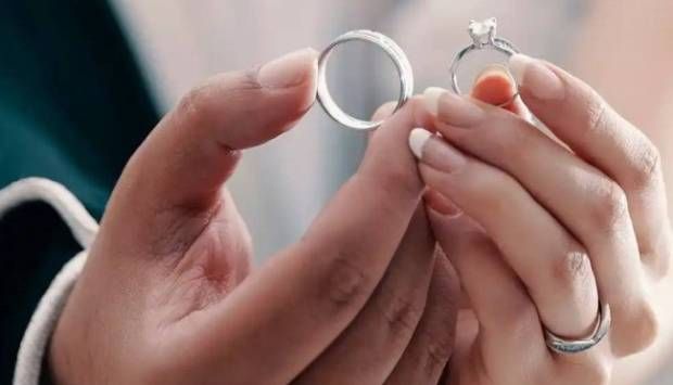 هل تأخر الزواج ابتلاء من الله؟.. الإفتاء تجيب