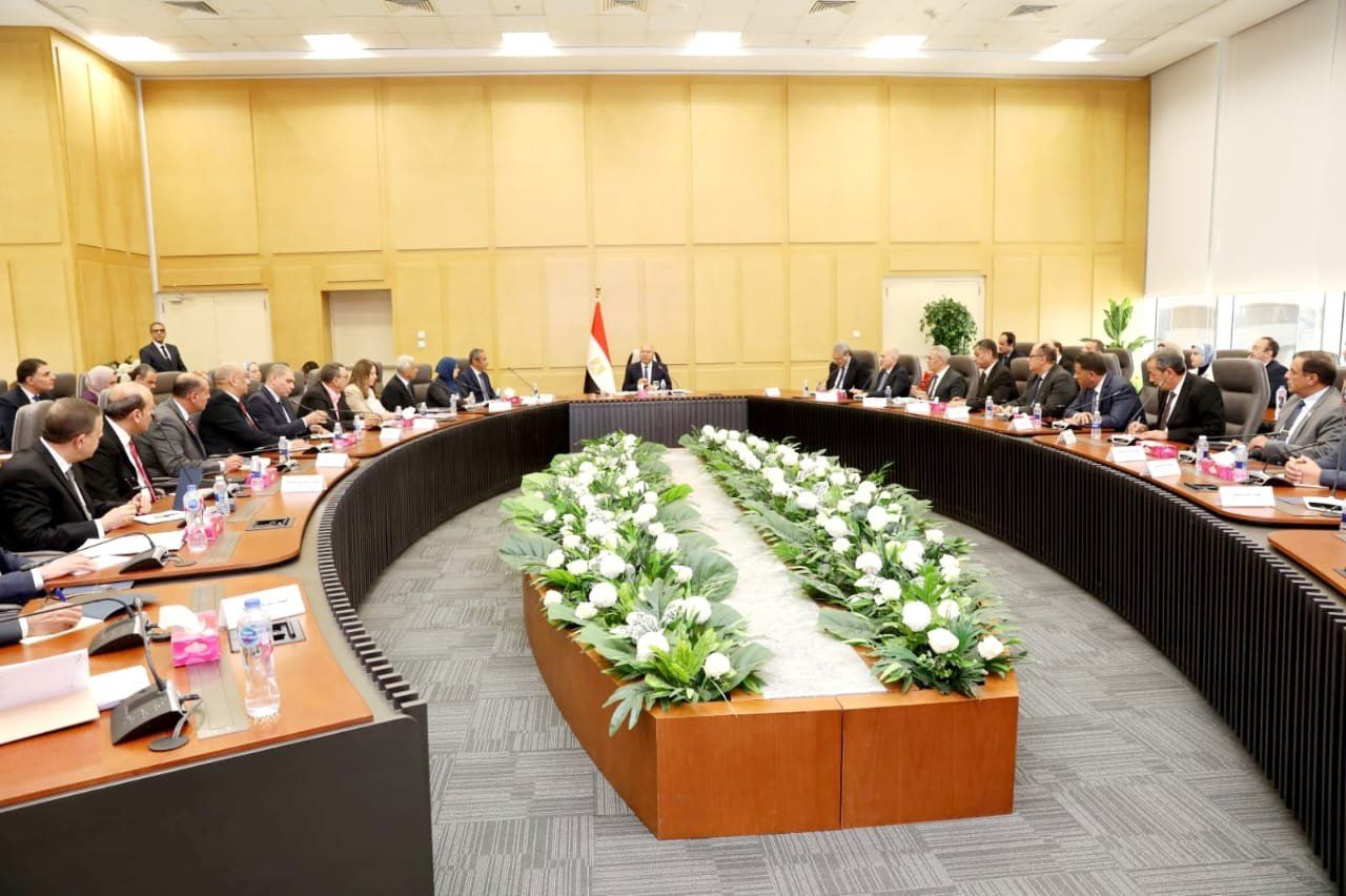 نائب رئيس الوزراء: التصديق الفوري لإعادة تشغيل ومساعدة المصانع المتعثرة