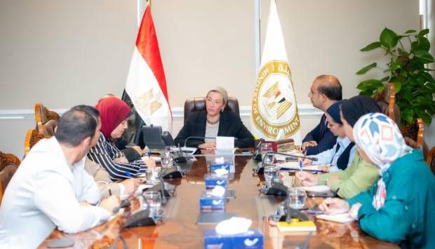 وزيرة البيئة: حريصون على تهيئة المناخ للمستثمرين (صور)