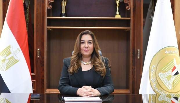 منال عوض ميخائيل.. السيرة الذاتية لـ أول سيدة تتولى حقيبة التنمية المحلية