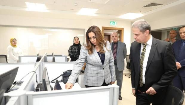 وزيرة التنمية المحلية ترفع شعار العمل الجماعي لتطوير جميع القطاعات (صور)