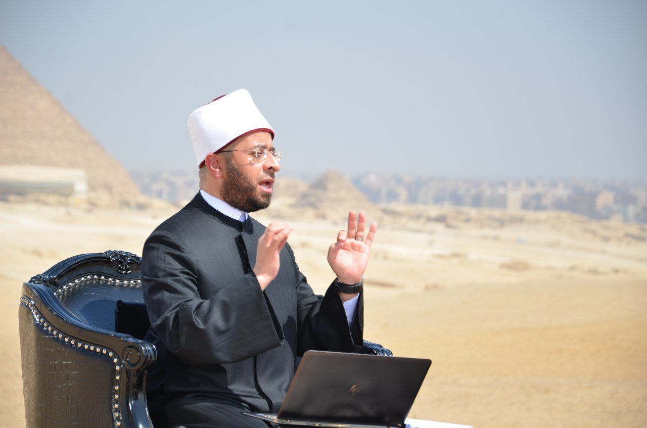 أسامة الأزهري.. صاحب «خطوات على طريق بناء الإنسان» (بروفايل)