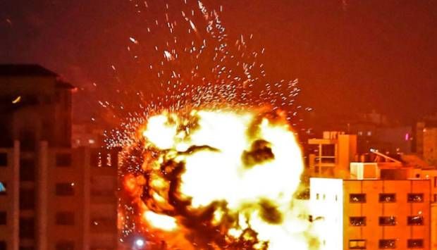 سقوط 5 شهداء بـ منطقة وسط غزة.. واقتحام بلدة في الضفة الغربية