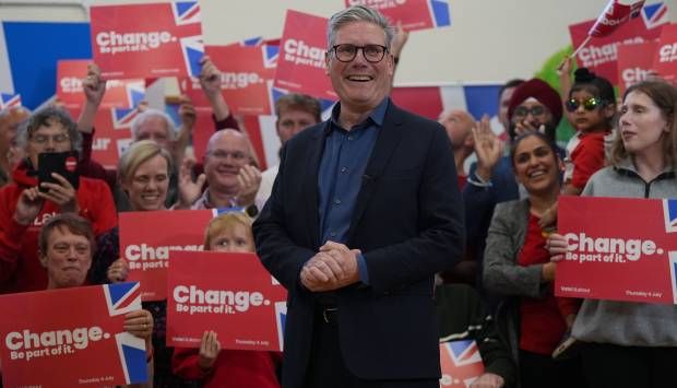 زعيم حزب العمال المنتخب ستارمر: سنوقف الفوضى في بريطانيا