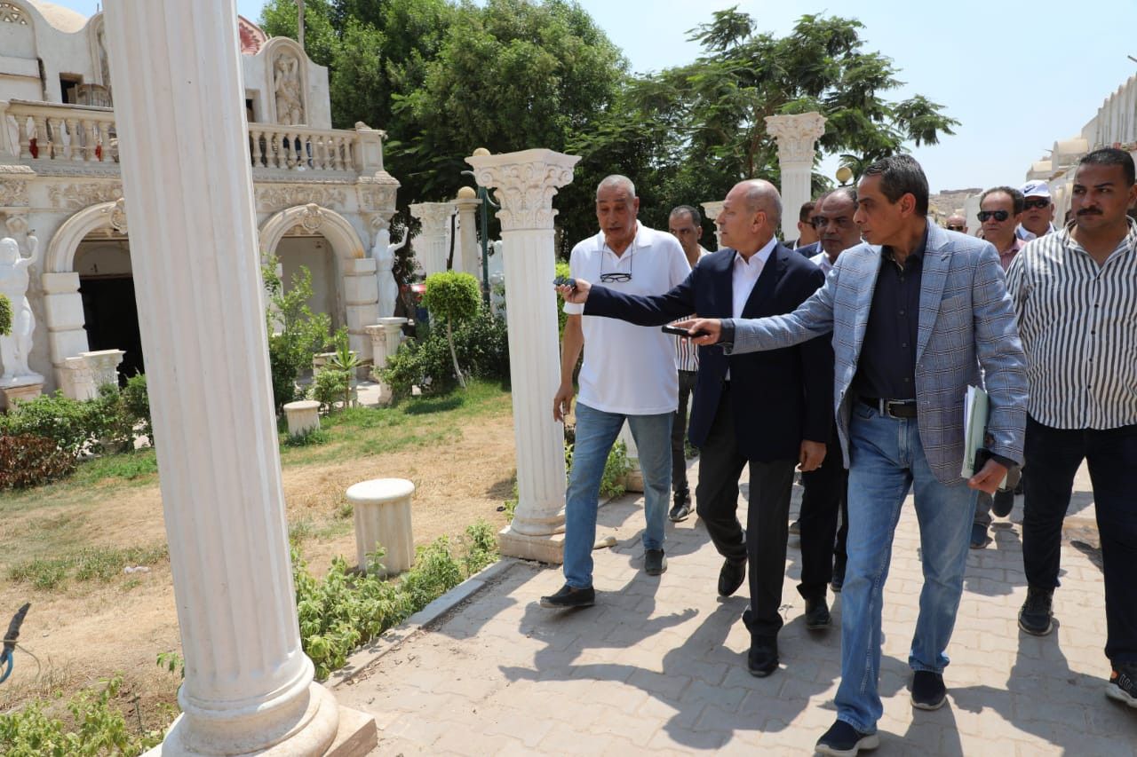 محافظ القاهرة: نولي اهتماما كبيرا بالقرية التي تضم 152 فاخورة