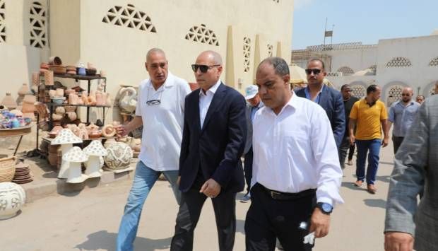 محافظ القاهرة: نولي اهتماما كبيرا بالقرية التي تضم 152 فاخورة
