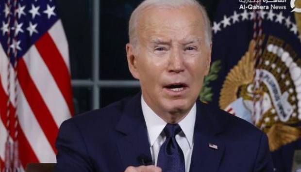 وسائل إعلام: سيناتور ديمقراطي يجمع أعضاء بالشيوخ لمطالبة بايدن بسحب ترشحه