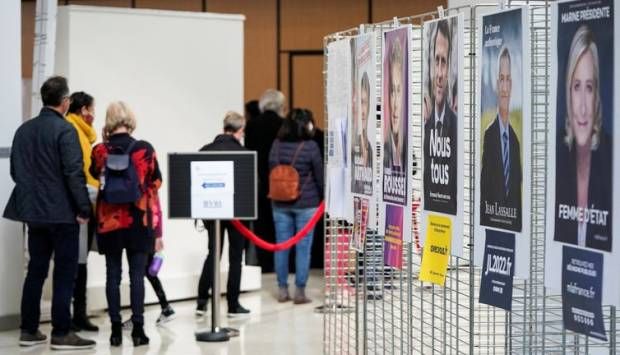 زعيم ائتلاف اليسار الفرنسي: ماكرون تعرض للهزيمة في الانتخابات التشريعية