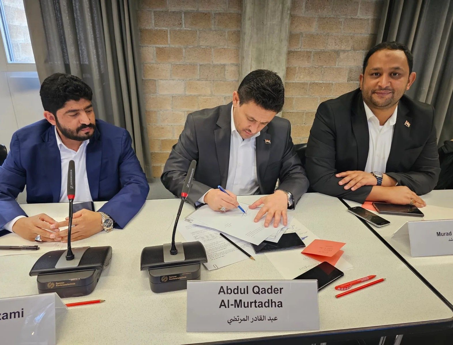 إعلان عاجل من عُمان ببنود خارطة الطريق وفتح كامل لمطار صنعاء والمرتبات .. (تفاصيل مفاجأة)