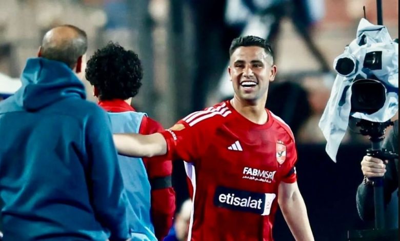 صراع ثنائي مغربي للحصول على خدمات نجم الأهلي ” رضا سليم ” وموقف النادي