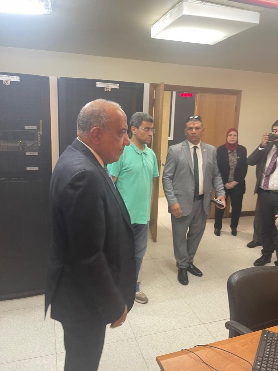 وزير الكهرباء يتفقد المركز القومي للتحكم التبادلي بالعباسية